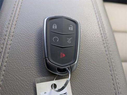 Used 2020 Cadillac XT4 Premium Luxury image 31