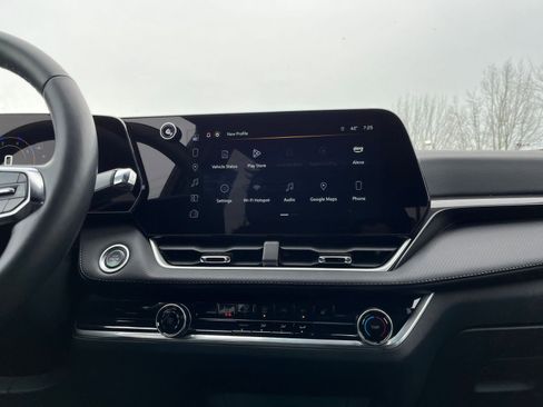 Used 2025 Chevrolet Equinox LT image 21