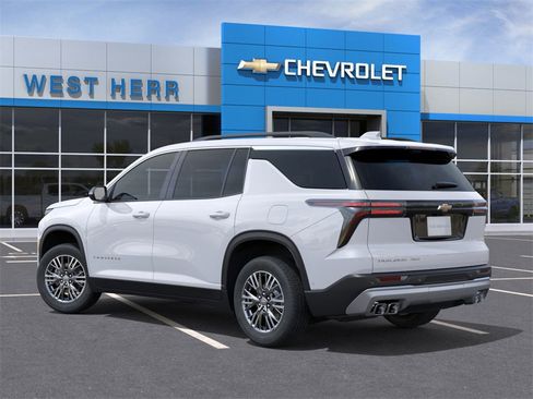 New 2026 Chevrolet Traverse LT w/ Driver Confidence Package image 3