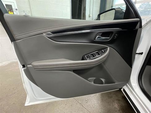 Used 2018 Chevrolet Impala LS FWD image 10