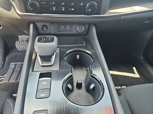 Certified 2024 Nissan Rogue S FWD image 23