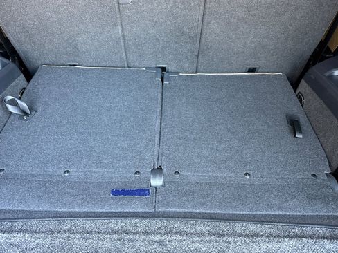 Used 2022 Volkswagen Tiguan SE R-Line FWD image 21