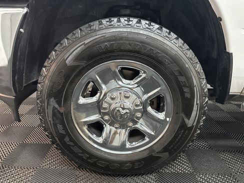 Used 2020 RAM 2500 Big Horn image 32