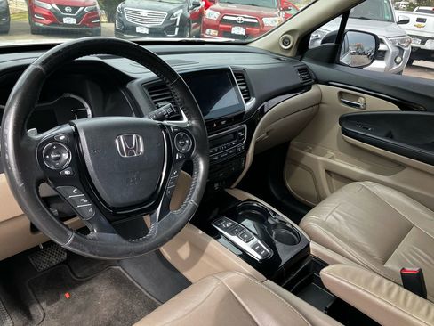 Used 2016 Honda Pilot Touring image 16