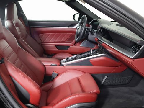 Certified 2021 Porsche 911 Targa 4S image 5