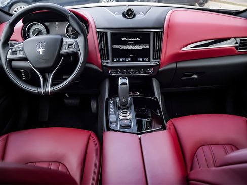 Certified 2022 Maserati Levante GT image 26