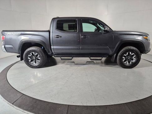 Certified 2023 Toyota Tacoma TRD Off-Road AWD/4WD image 5