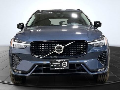 Certified 2025 Volvo XC60 B5 Plus image 4