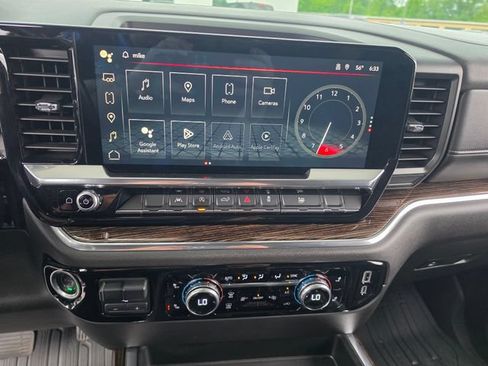 Used 2024 GMC Sierra 1500 Elevation w/ Preferred Package AWD/4WD image 18