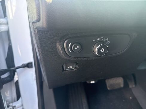 Used 2018 GMC Terrain SLE image 18