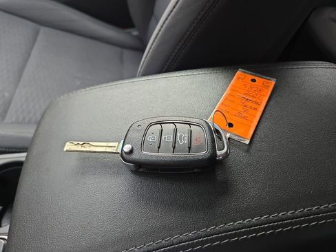 Used 2021 Hyundai Tucson SE image 28