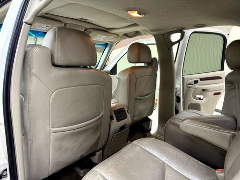 Used 2005 Cadillac Escalade AWD image 26