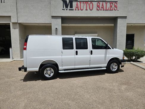 Used 2025 Chevrolet Express 2500 w/ Driver Convenience Package RWD image 6