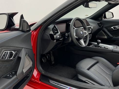 Certified 2025 BMW Z4 M40i w/ Edition image 14
