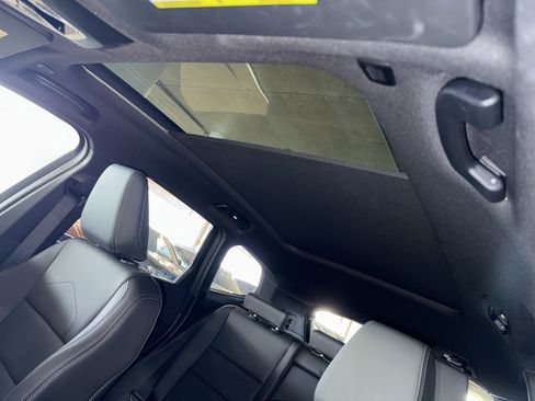 Used 2025 BMW X1 xDrive28i w/ Technology Package image 32