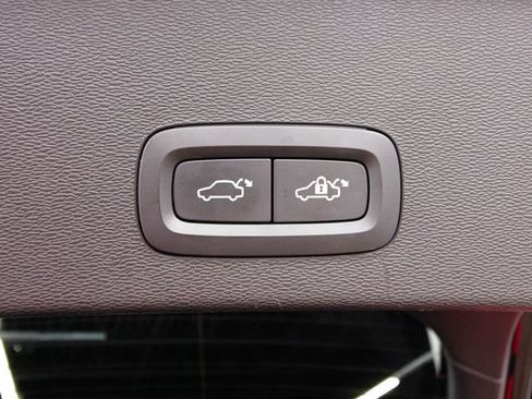 Certified 2023 Volvo C40 P8 Recharge Ultimate w/ Protection Package Premier AWD/4WD image 26
