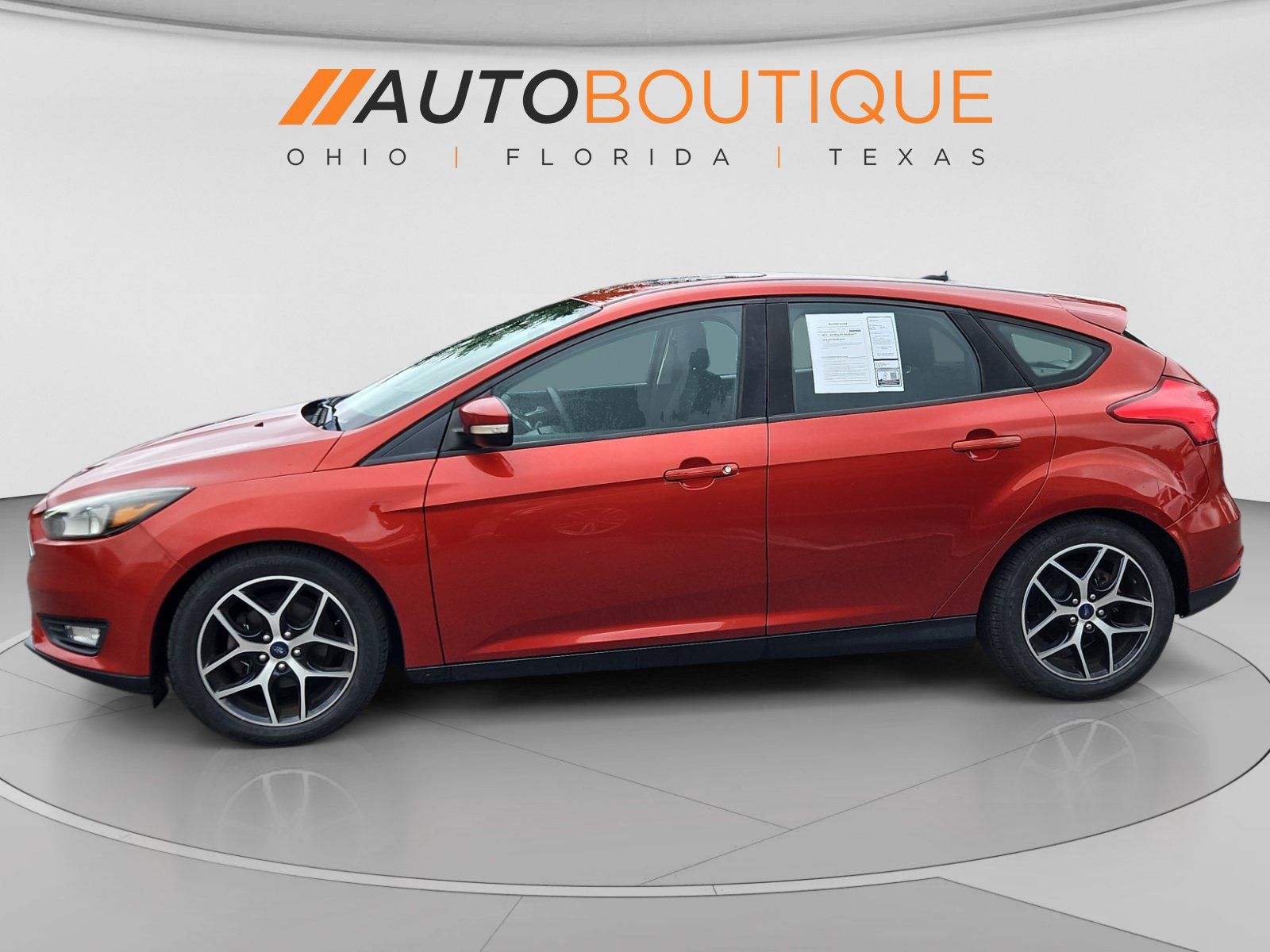 Used 2018 Ford Focus SEL w/ Cold Weather Package FWD image 2