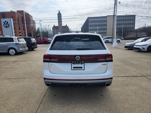 Used 2026 Volkswagen Atlas Peak Edition AWD/4WD image 5