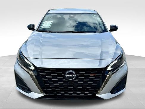 Certified 2025 Nissan Altima 2.5 SR FWD image 2