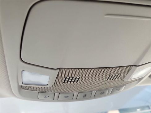Used 2018 Ford Fusion SE w/ Fusion SE Technology Package FWD image 20