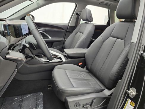 Used 2025 Audi Q5 Premium Plus w/ Premium Plus AWD/4WD image 13