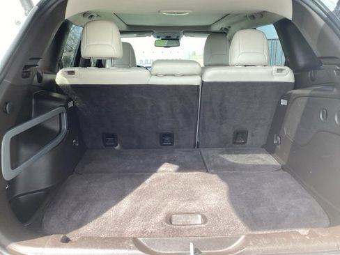 Used 2017 Jeep Cherokee Overland w/ Technology Group image 13