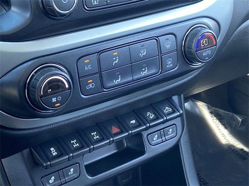 Used 2021 Chevrolet Colorado ZR2 image 30