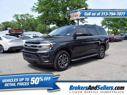 Used 2022 Ford Expedition XLT AWD/4WD image 1