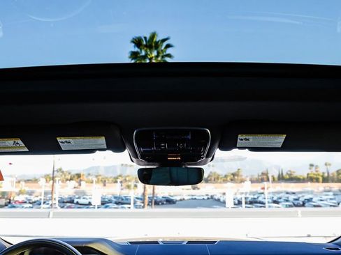 Used 2023 Land Rover Range Rover SE image 19