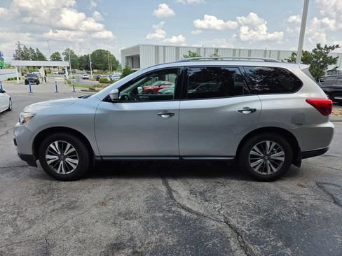Used 2018 Nissan Pathfinder S FWD image 11