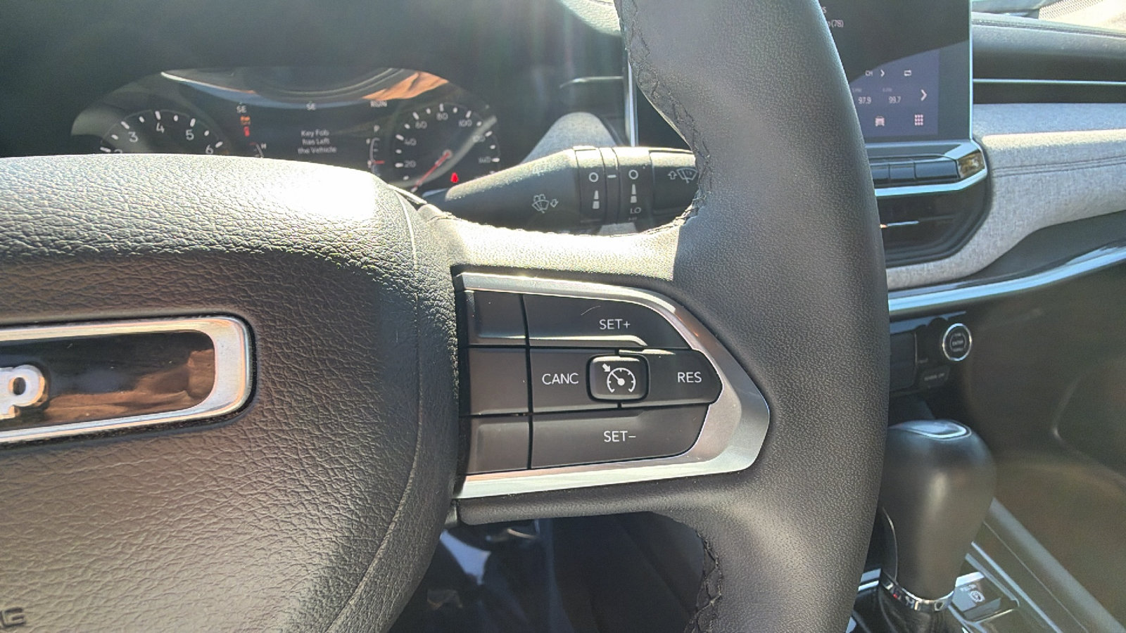Used 2024 Jeep Compass Latitude AWD/4WD image 16