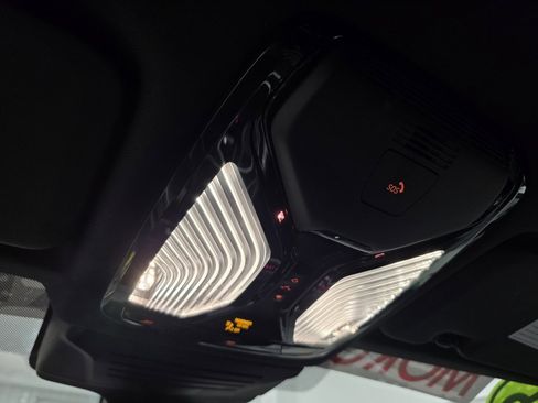 Used 2025 BMW X6 xDrive40i image 30