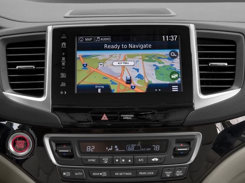 Used 2017 Honda Pilot Touring image 17
