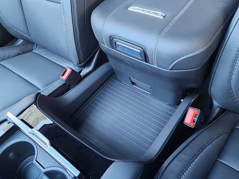 New 2026 GMC Yukon XL Denali w/ Denali Reserve Package image 39