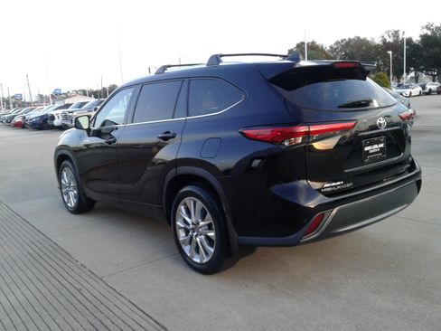 Used 2020 Toyota Highlander Limited image 5