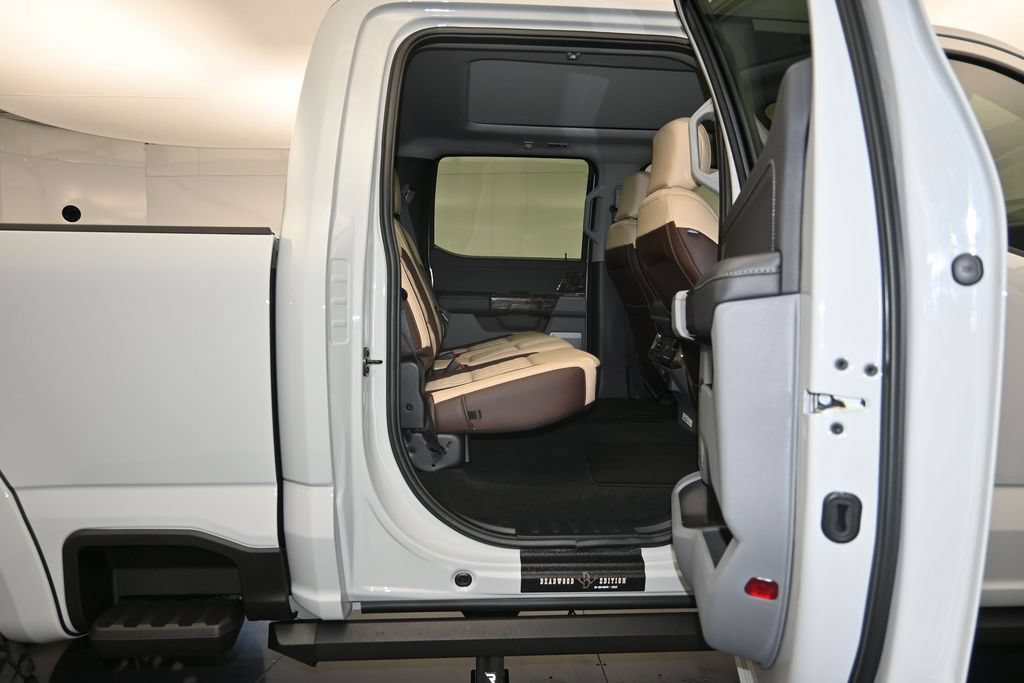New 2026 Ford F250 XLT w/ XLT Premium Package AWD/4WD image 27