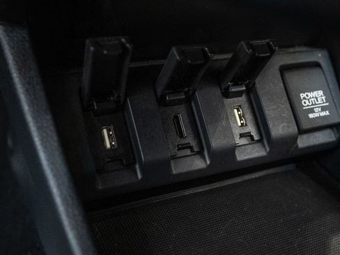 Used 2017 Honda HR-V EX image 19