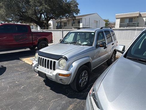 Used 2003 Jeep Liberty Limited image 2