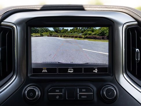 Used 2021 Chevrolet Silverado 1500 LTZ AWD/4WD image 31