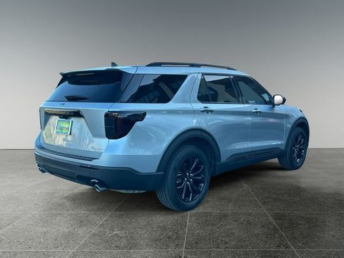 Used 2023 Ford Explorer ST-Line AWD/4WD image 7