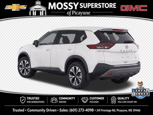 Used 2023 Nissan Rogue SV FWD image 3