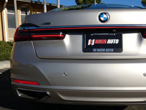 Used 2020 BMW 750i xDrive w/ Executive Package image 11