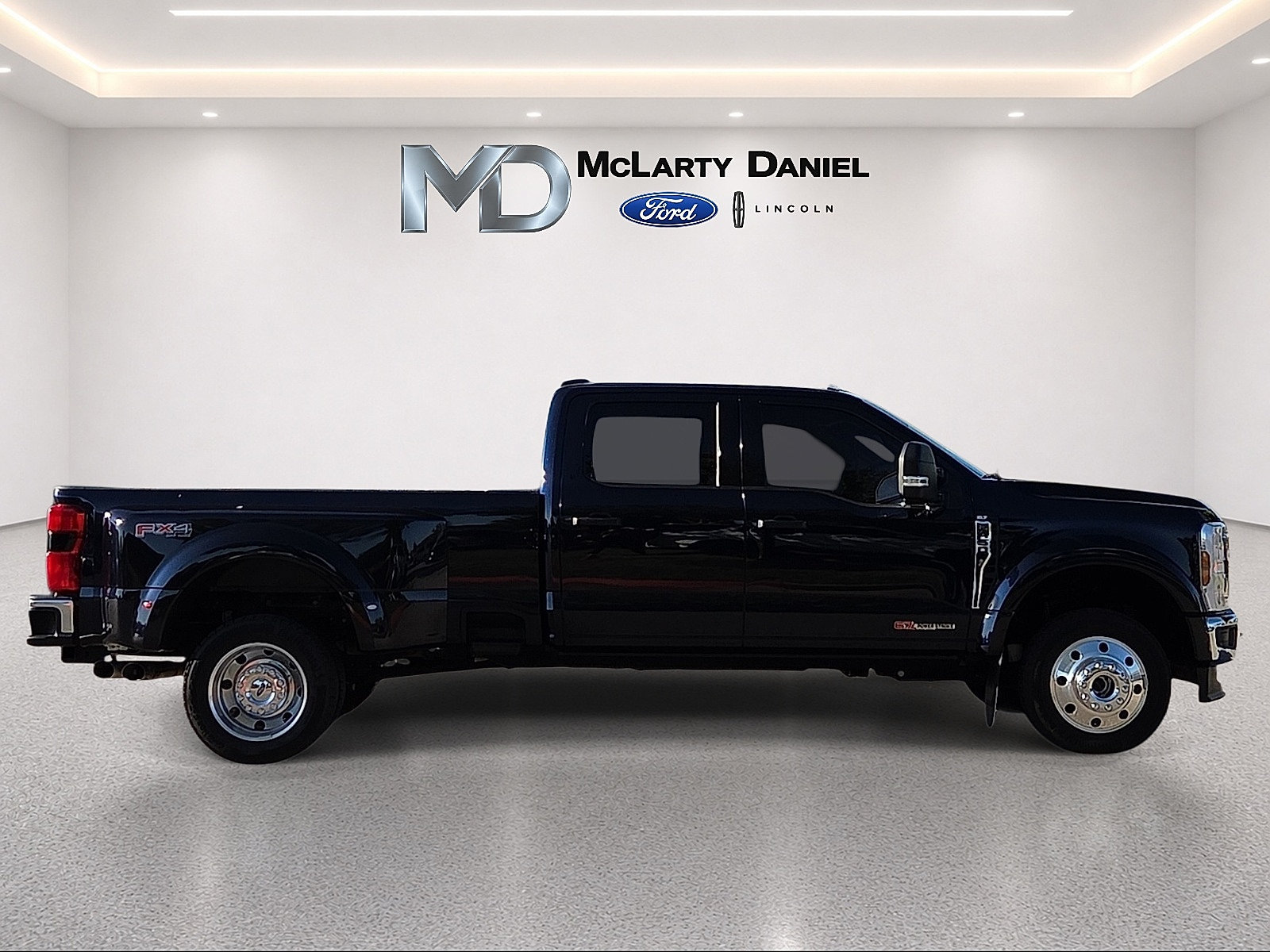 Certified 2025 Ford F450 XLT w/ 360-Degree Camera Package AWD/4WD image 6