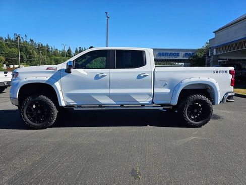Used 2024 Chevrolet Silverado 1500 LT w/ Z71 Off-Road Package AWD/4WD image 6