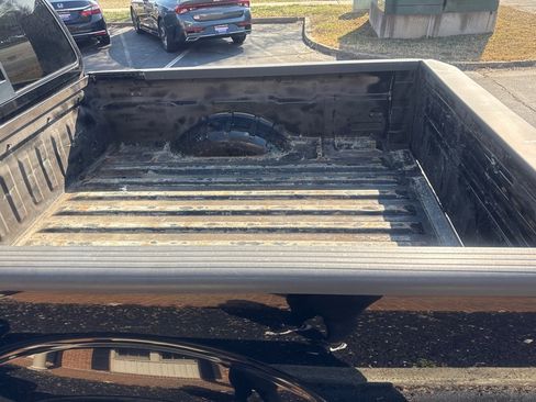 Used 2015 Nissan Frontier SV image 17