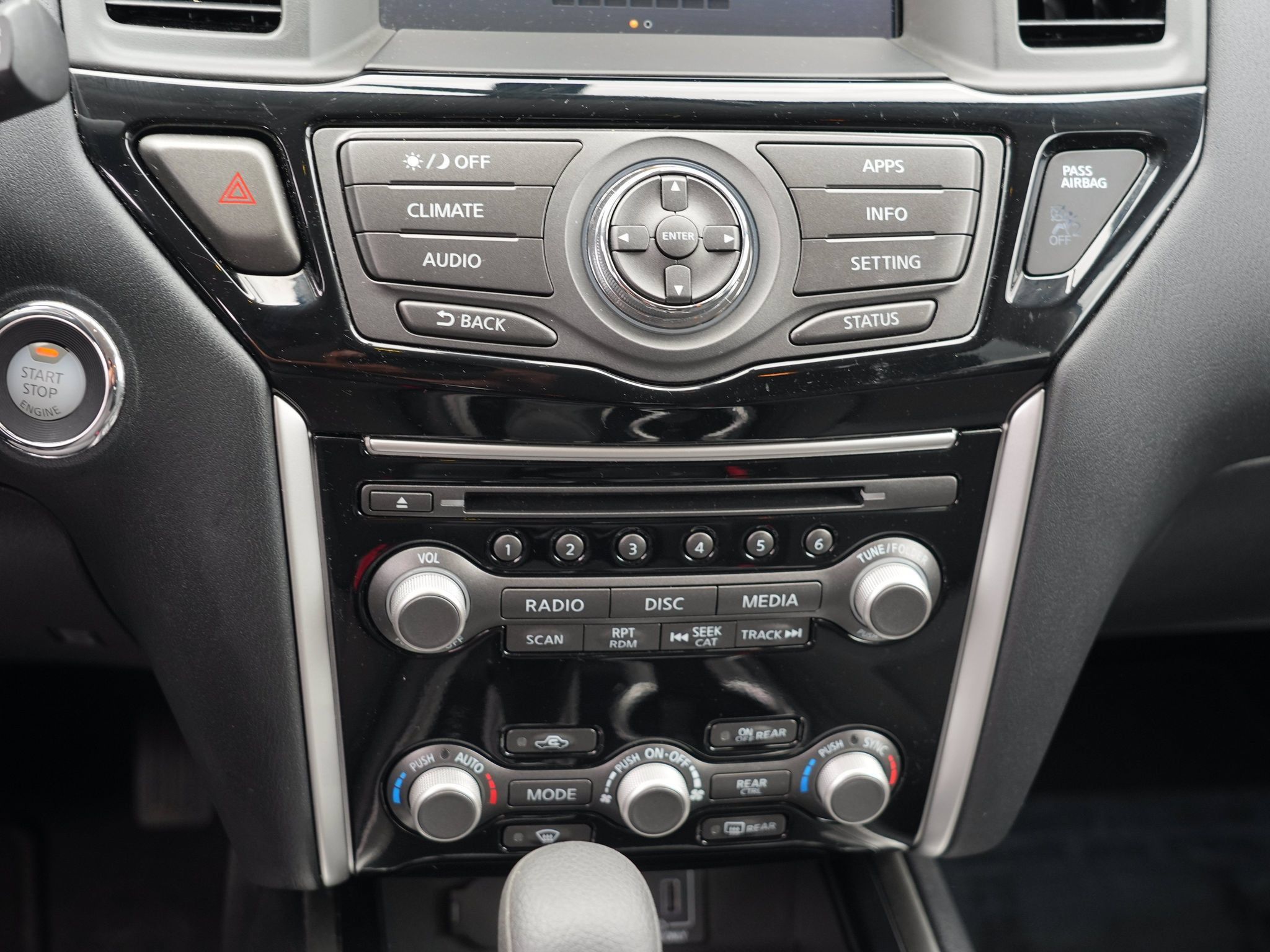 Used 2020 Nissan Pathfinder S AWD/4WD image 25