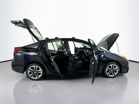 Used 2020 Toyota Prius XLE image 22
