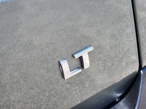 Used 2023 Chevrolet Traverse LT FWD image 12