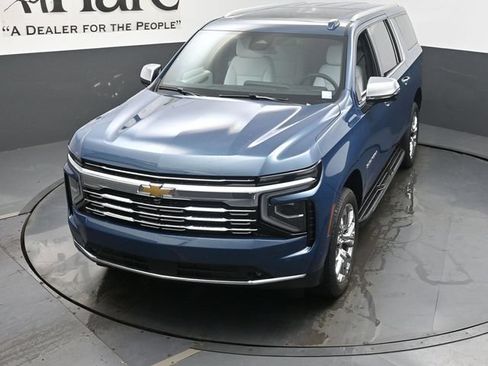 New 2026 Chevrolet Suburban Premier w/ Sun And Tow Package AWD/4WD image 25