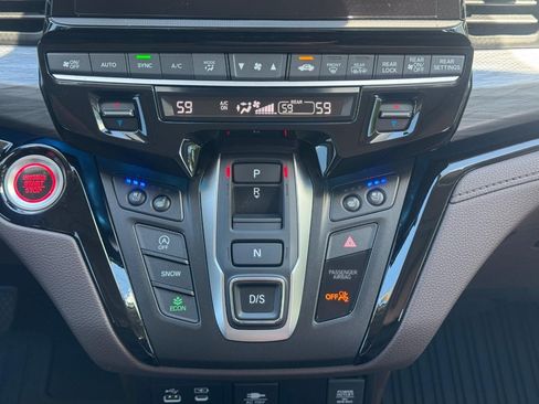 Certified 2026 Honda Odyssey Elite image 16
